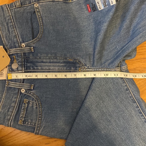 NWT Levi’s High Waisted Tapered Jeans in FYI in Size 24 x 29 - Picture 13 of 16